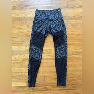 Lululemon Mesh Black Patterned Leggings 6